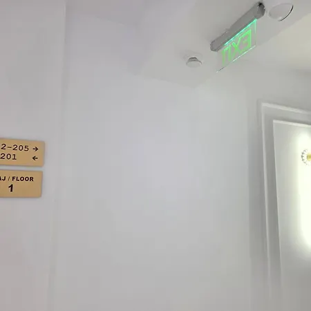 Chic 2 Chic Boutique 公寓式酒店 4*