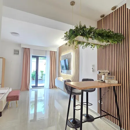 Chic 2 Chic Boutique 4*